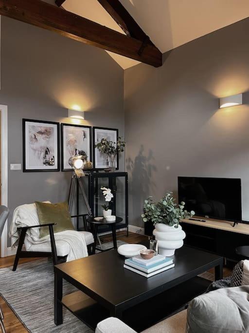 Cosy 2 Bedroom Apartment ทอดมอร์เดน ภายนอก รูปภาพ