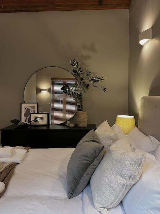 Cosy 2 Bedroom Apartment ทอดมอร์เดน ภายนอก รูปภาพ