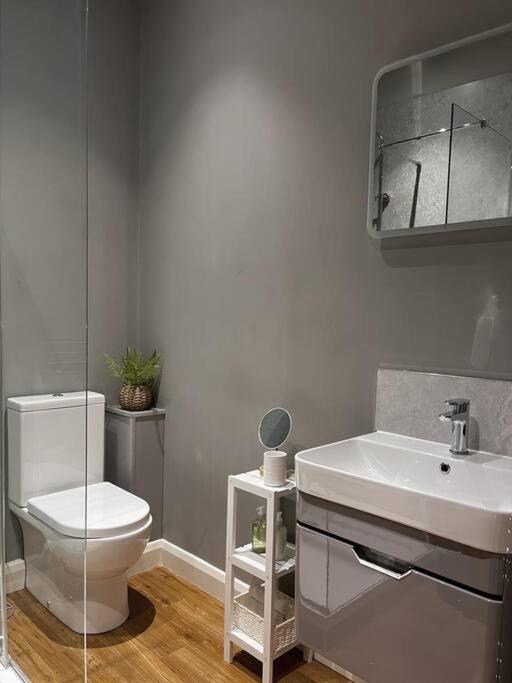 Cosy 2 Bedroom Apartment ทอดมอร์เดน ภายนอก รูปภาพ